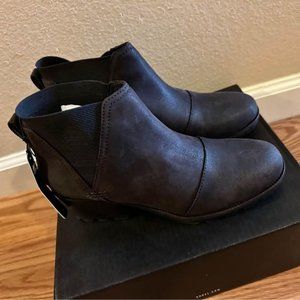 Womens Sorel Cate, Chelsea Style Boots 8.5